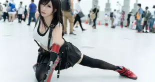 Tifa Cosplay from Final Fantasy VII Remake - "I Am Reborn in This Graceful Pose"