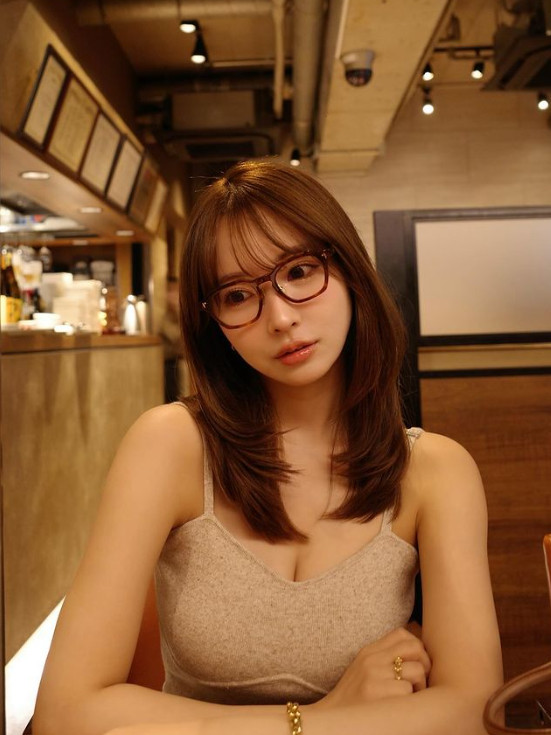 The Reality of Dating AV Actresses: Insights from Ex-AV Star Aya Takanashi