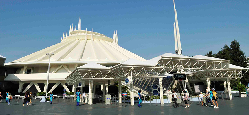 Farewell to Tokyo Disneyland's Space Mountain: A Nostalgic Shutdown