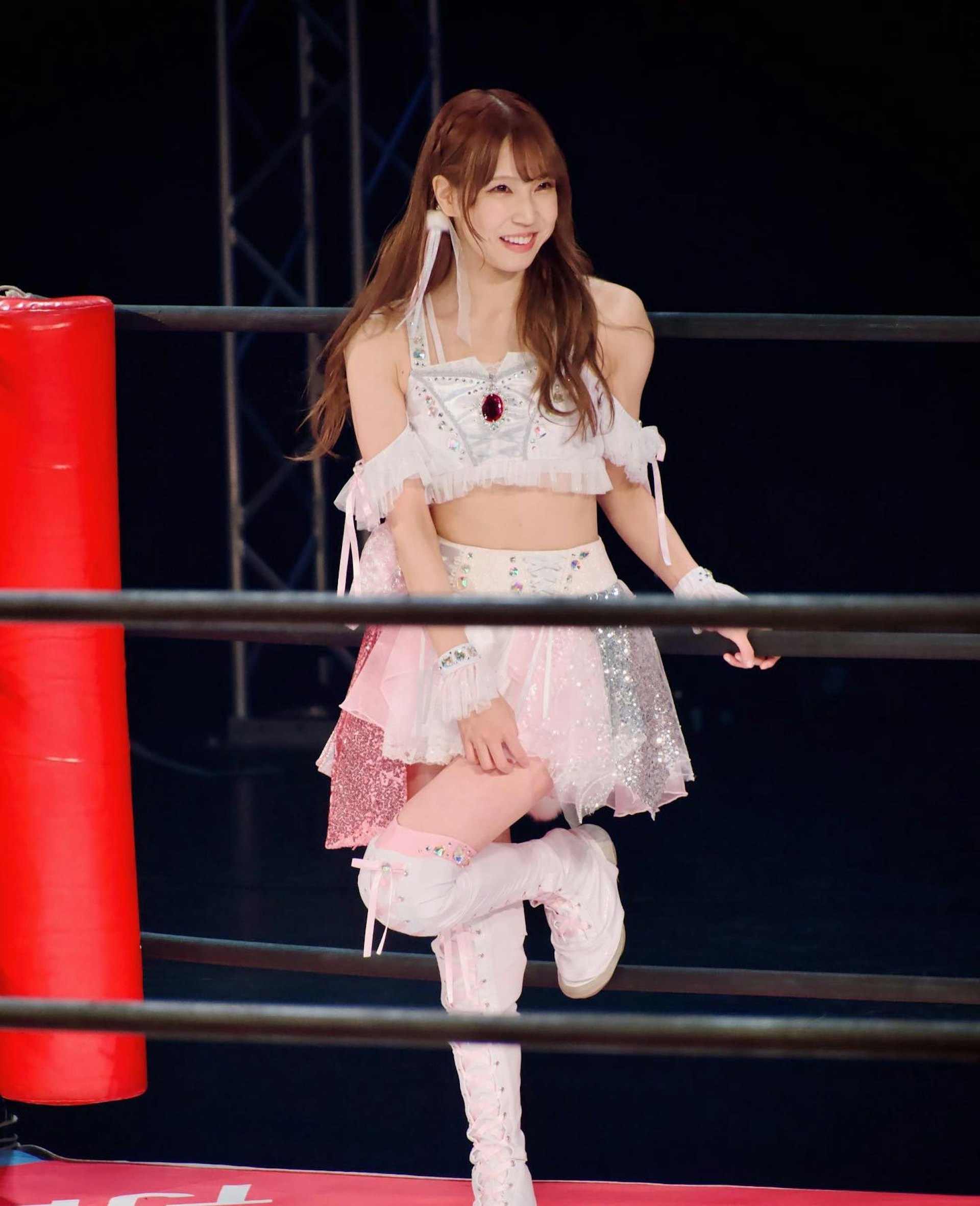 Japan's Wrestling Goddess Miku Astounds with Her 