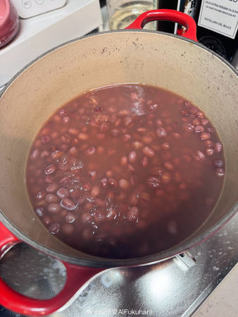 After Divorce, Ai Fukuhara's Mother Refused to Live Together; Former Tensions Resolved, Mother-Daughter Relationship Recovered—Fukuhara Shares Photo of Red Bean Soup, Thanking Her Mother for Teaching Her How to Cook.