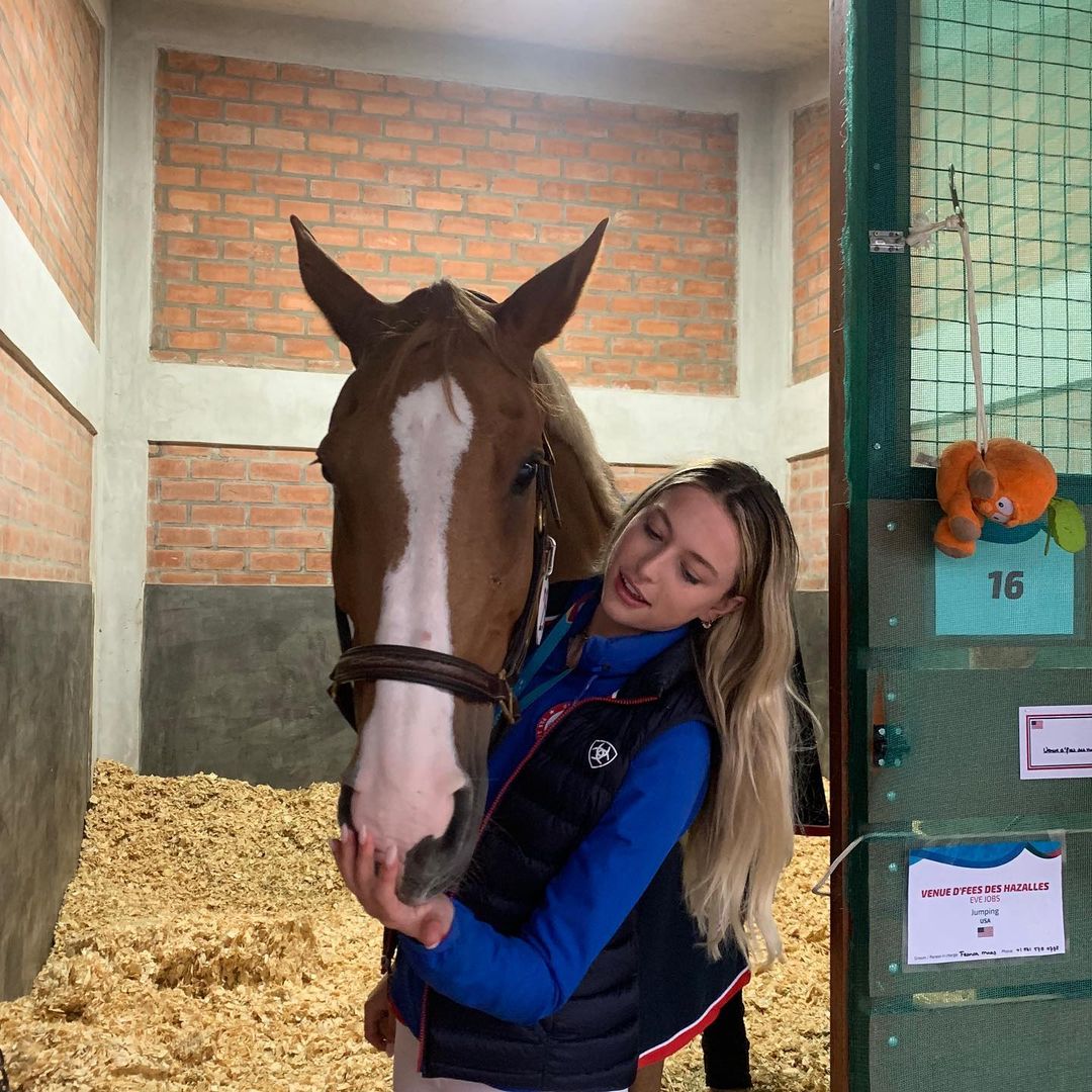 Not ostentatious but full of happiness! Steve Jobs' youngest daughter Eve Jobs gets engaged to Olympic equestrian athlete