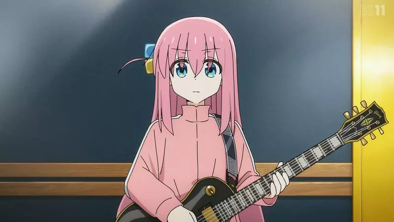 Pretty girl band and heavy guitar! Does the unreasonable setting in Japanese anime bring about contrast and cuteness? Just like the female warrior with a big axe