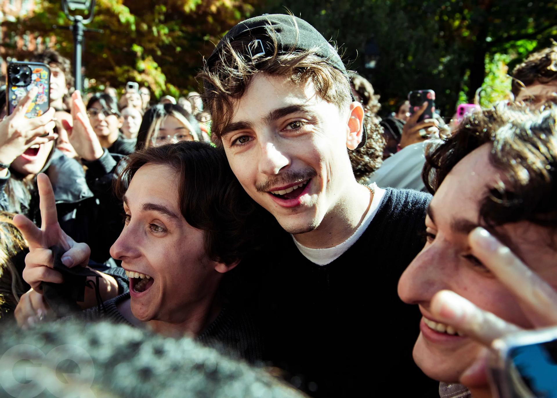 The Timoth é e Chalamet Face Collision Contest is booming in New York! Sweet Tea 