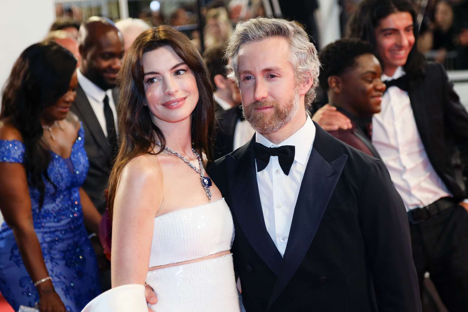 Anne Hathaway's destined love with her husband has sparked heated discussions! What moved her was not a gift, but a sincere heart