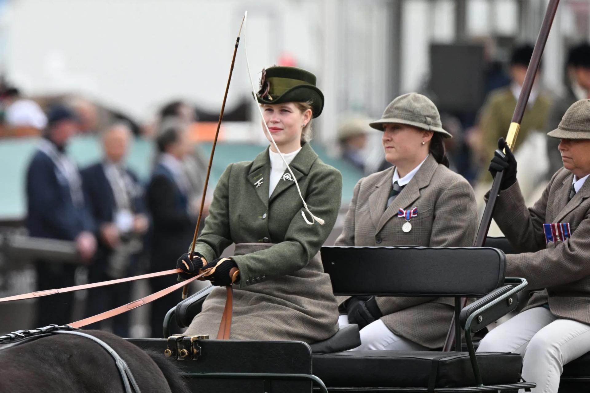 The low-key goddess of the British royal family! Does Lady Louise give up her princess status and want to join the army like the Queen?