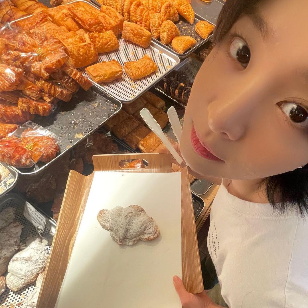 Korean actress Xue Renya publicly reveals health issues, requiring 24 pills to be taken daily! Refusing filters, she chooses to showcase her true self