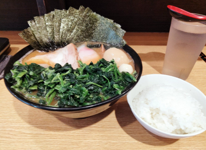 The truth that Japanese Lamian Noodles shops provide free rice! Dealing with leftover soup is troublesome, but drinking it all with rice is just right!