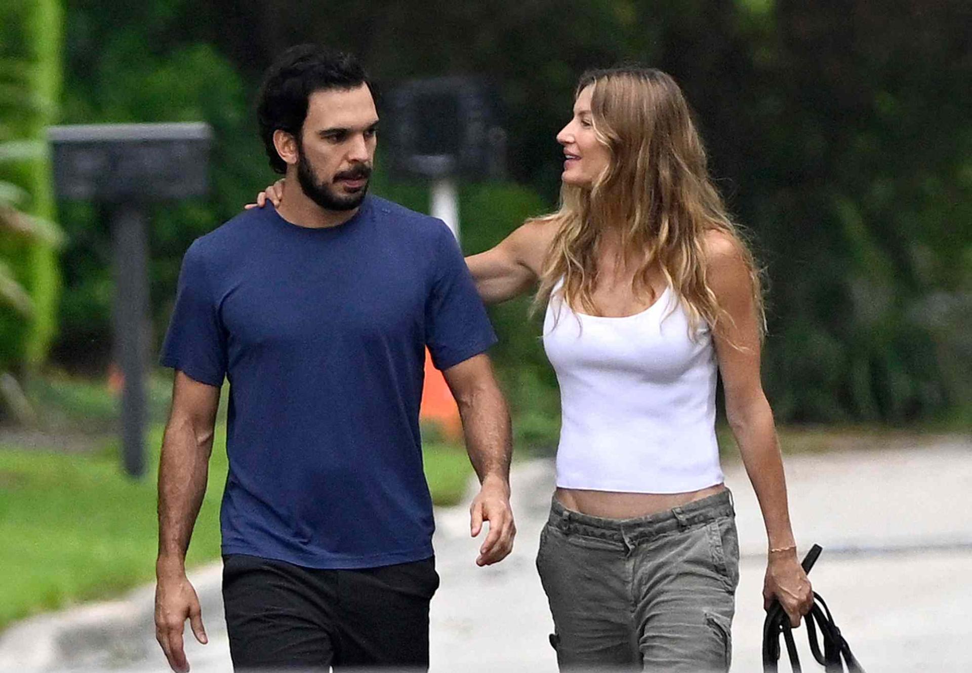 Gisele B ü ndchen's romantic relationship with a jujitsu coach is as convoluted as the plot of a TV series! Every breakup paves the way for true love