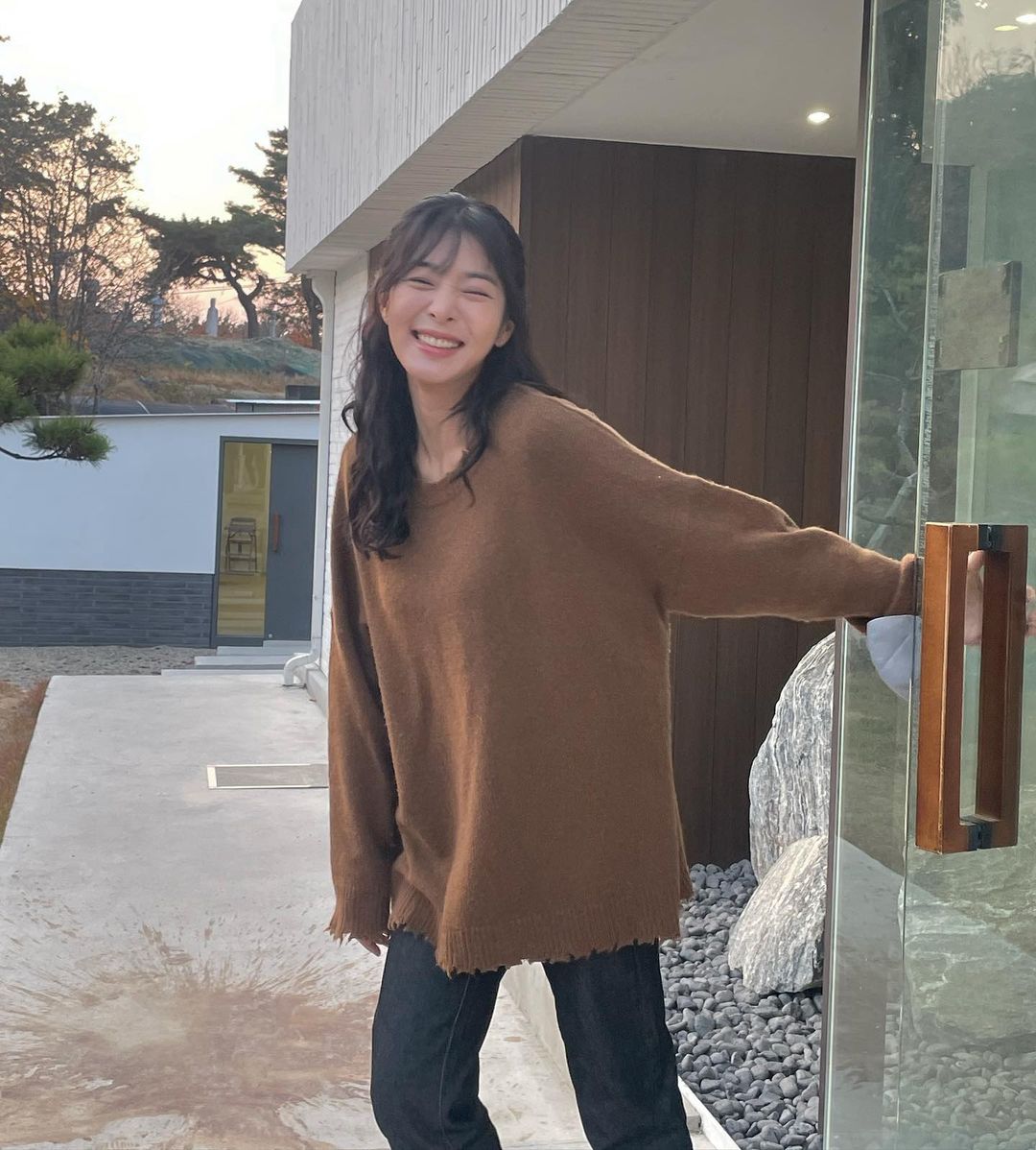 Korean actress Xue Renya publicly reveals health issues, requiring 24 pills to be taken daily! Refusing filters, she chooses to showcase her true self