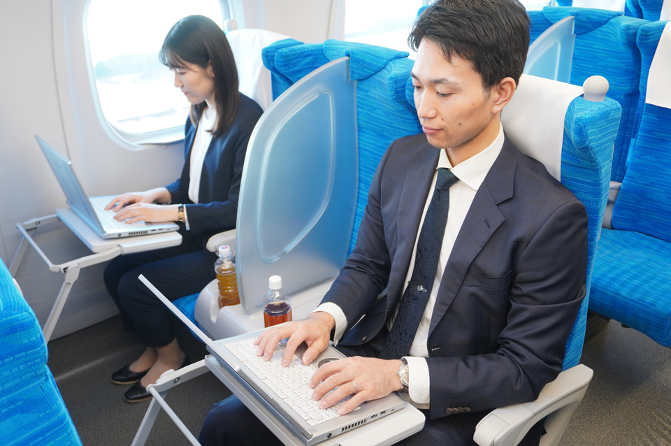 1200 yen can buy an extra 0.5 space! Japan's Shinkansen new seats go online, bidding farewell to awkward strangers