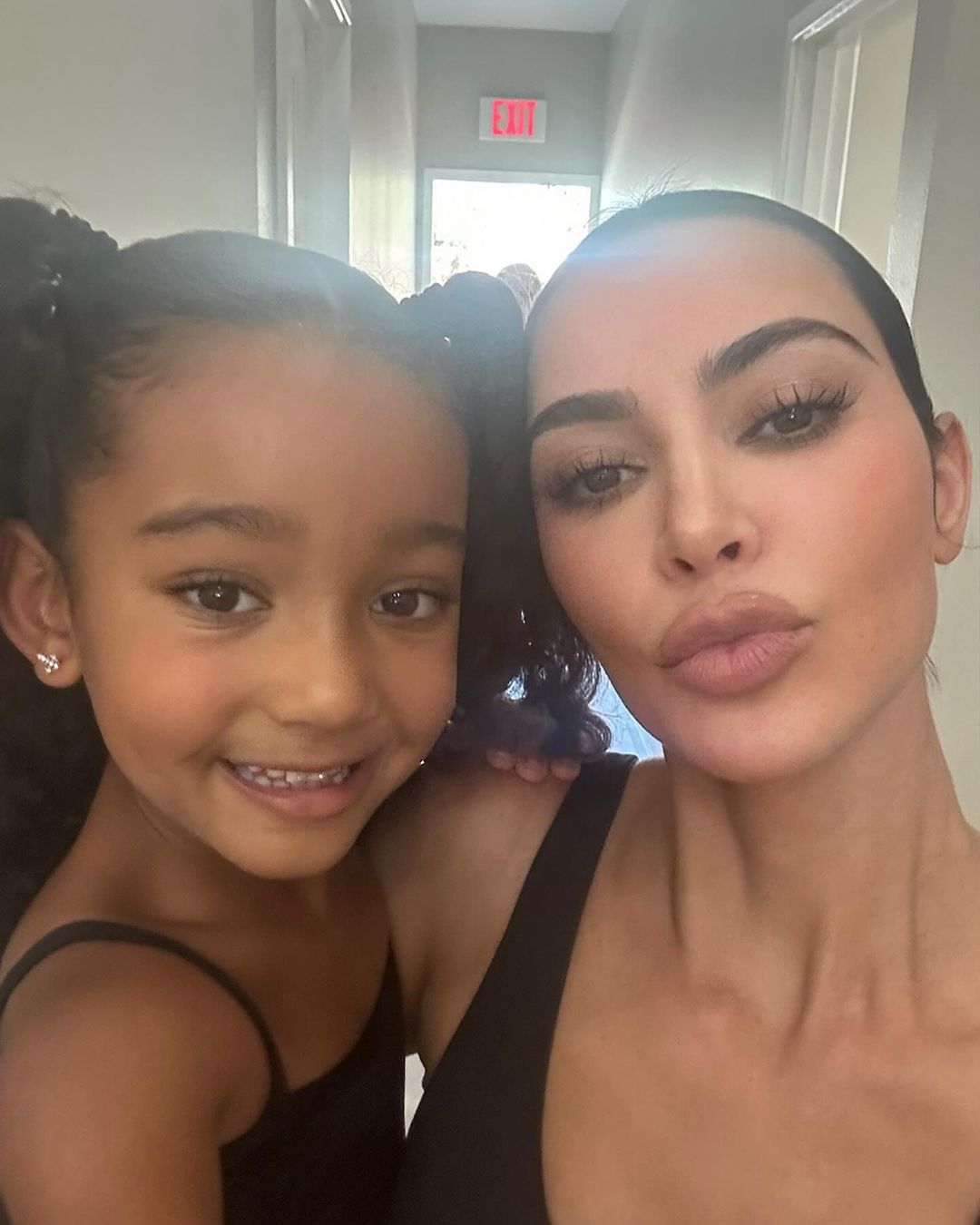 Kim Kardashian's 6-year-old daughter has stunning looks! Netizens exclaim: The future super socialite has been born