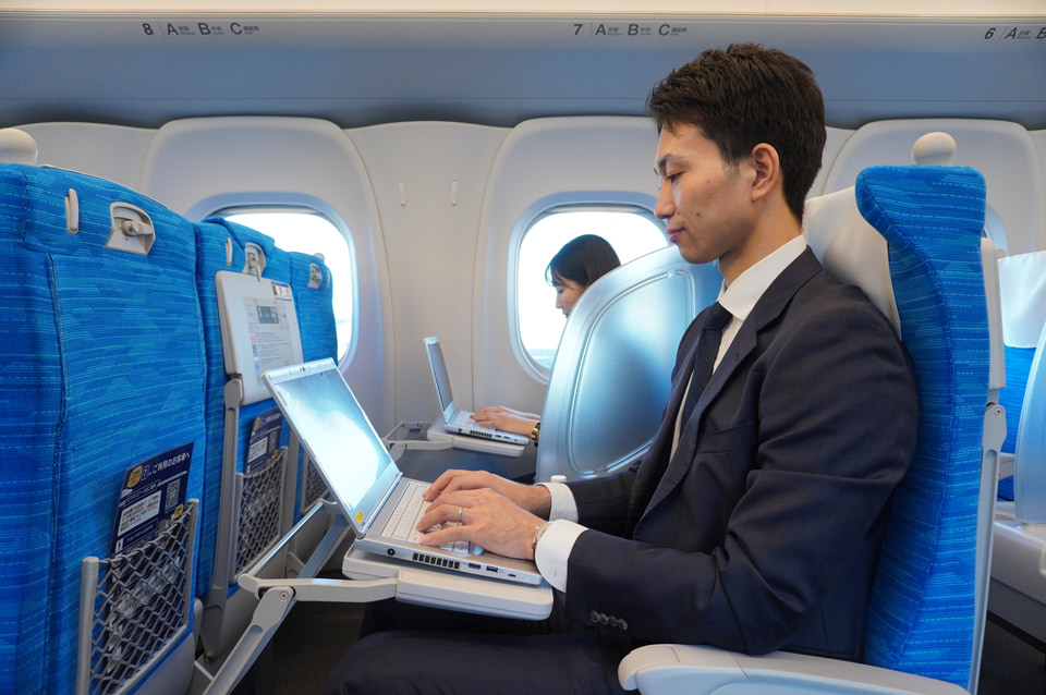 1200 yen can buy an extra 0.5 space! Japan's Shinkansen new seats go online, bidding farewell to awkward strangers