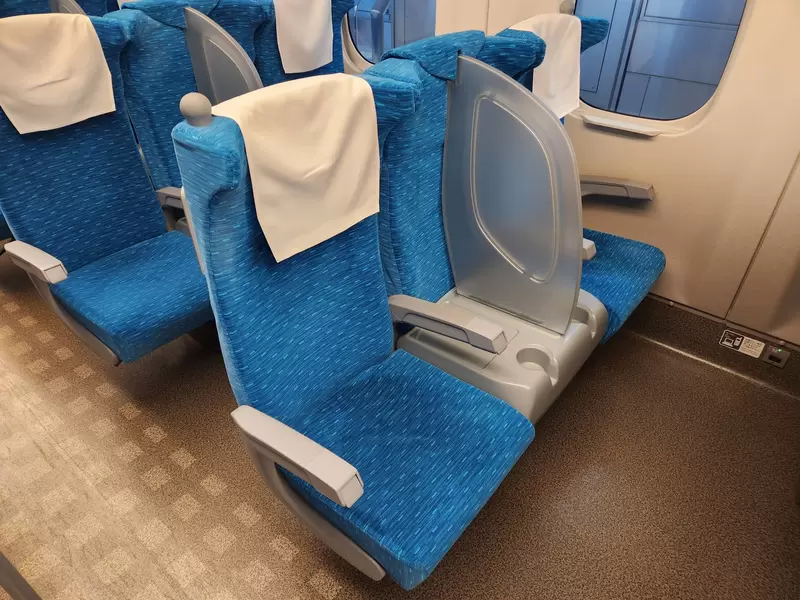 1200 yen can buy an extra 0.5 space! Japan's Shinkansen new seats go online, bidding farewell to awkward strangers