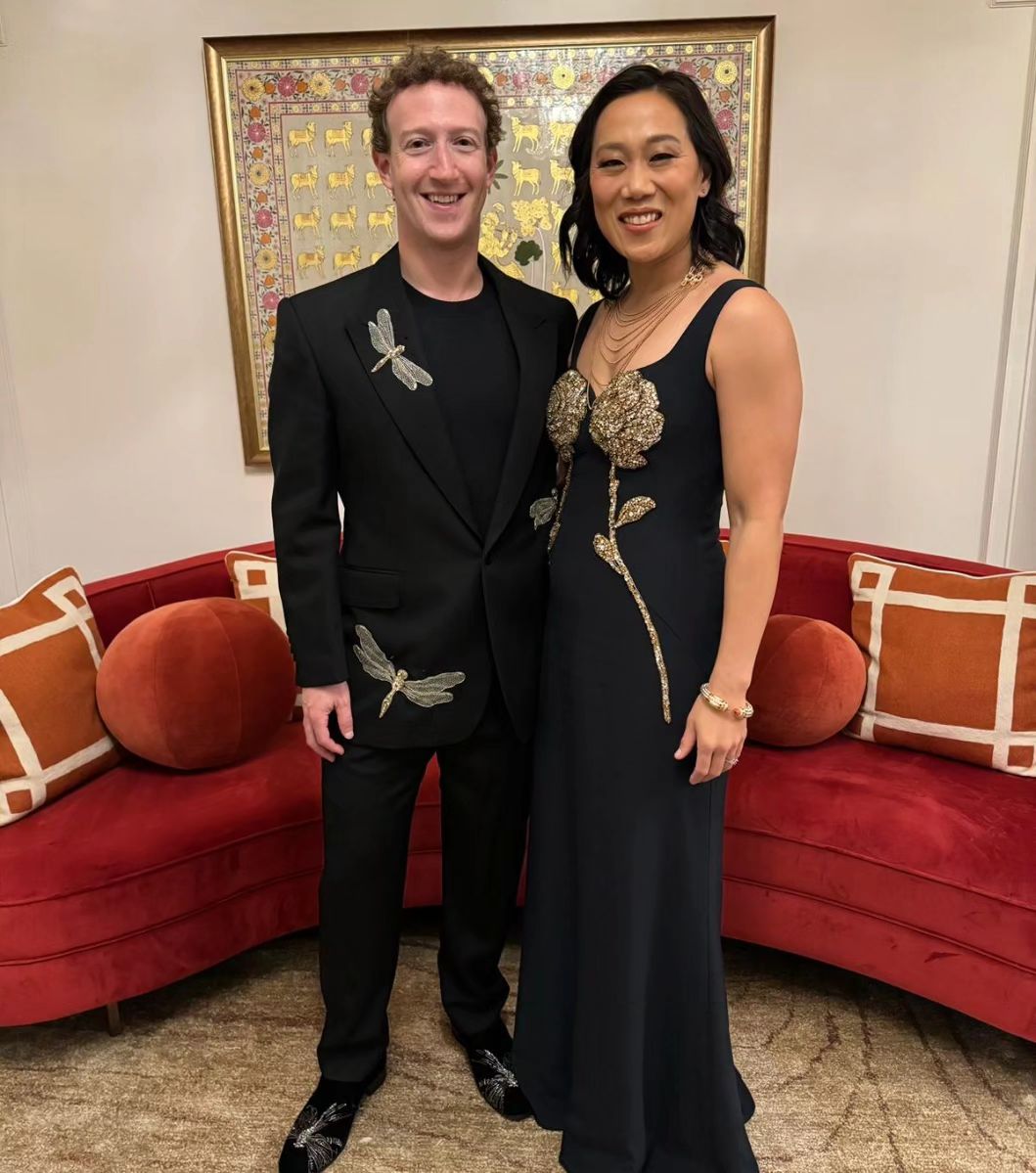 From Grey T to Flower Shirt! Mark Zuckerberg's Fashion Transformation Path