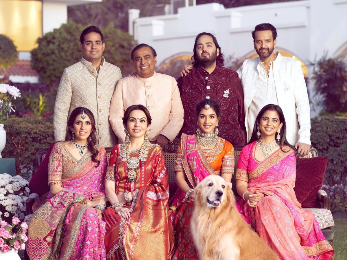 Once thought to be 'marrying down' to the richest man in Asia, but the newlywed wife Radhika Merchant has a stunning background! It is the highest unattainable white rich beauty in India!