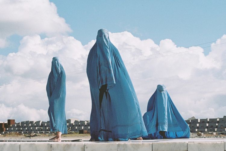 Even in the face of wanted and death threats! Burka Band, an Afghan girl band, sticks to their original aspirations of 20 years, just to sing the power of women!