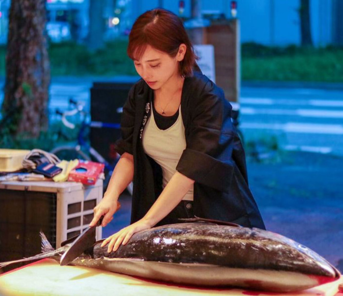 Japanese beauty 'Fish Shop Xishi' resolutely returns home! Inheriting the family business and creating a miracle, business skyrocketed tenfold!