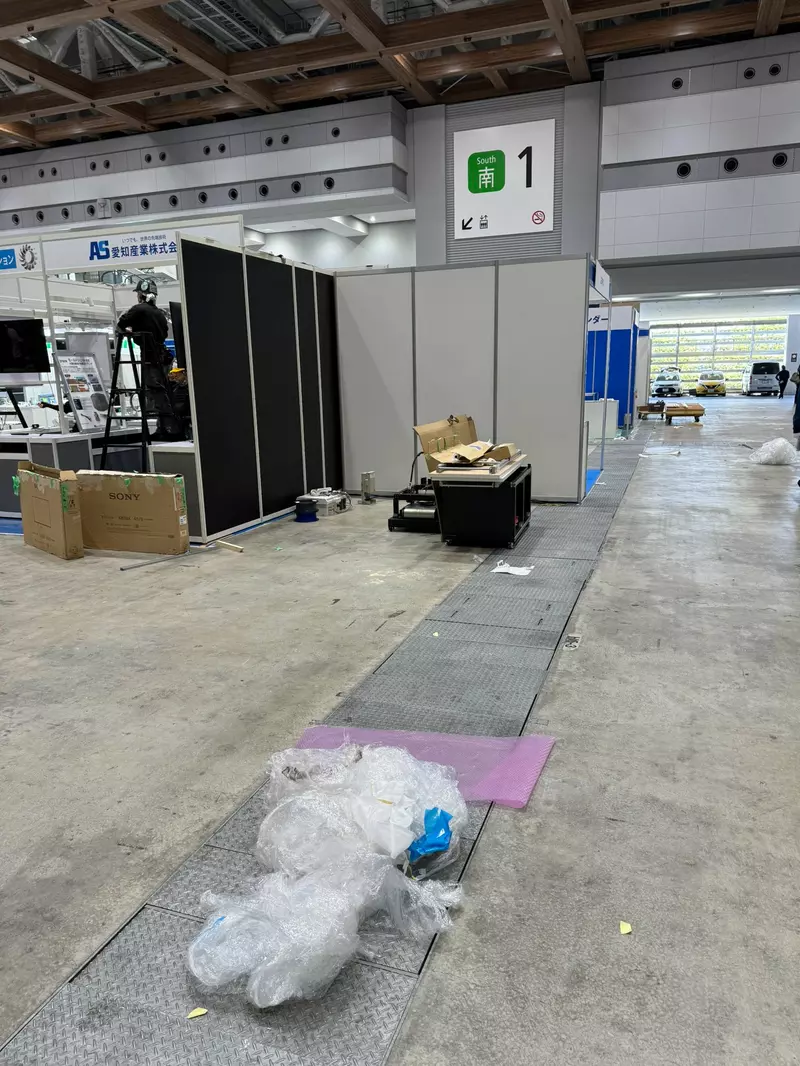 Japanese manufacturer's first exhibition caused a big mistake! Upon arrival, I was shocked to realize that I had to prepare my own stall stall stall, which almost led to my death!